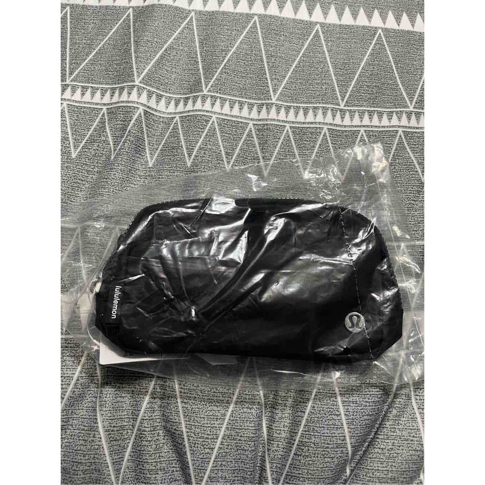 NWT Lululemon Everywhere Black Belt Bag
Sold Out Online - Picture 7 of 11